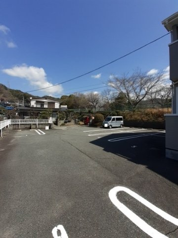 メゾンＭの駐車場
