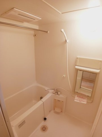 【浴室】 | カレント | コンパクトで使いやすいお風呂です