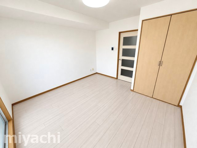クリスタルハイツⅠの居間・リビング