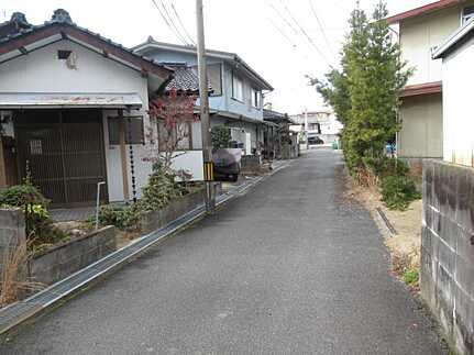 安佐北区可部３丁目の前面道路含む現地写真