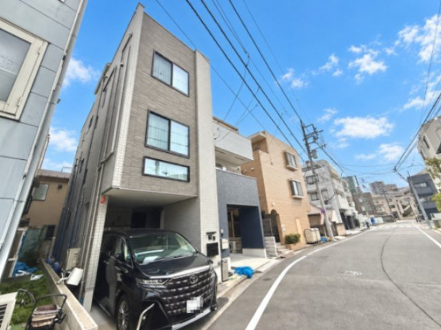 板橋区板橋4丁目　中古戸建の外観|2026.10.29撮影

現地ご見学希望・資料請求などお気軽にお問い合わせ下さい！
03-5990-5201