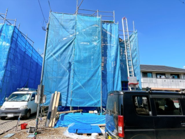 野田市中根4期　4号棟の前面道路含む現地写真