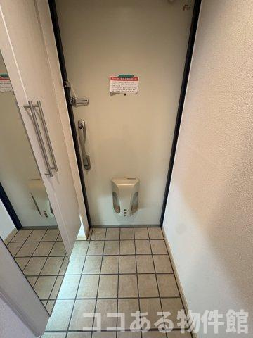 西舞子壱番館の玄関