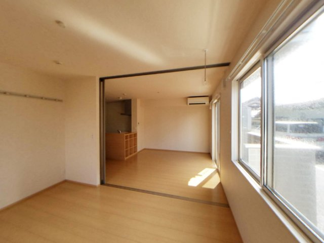 エレガンシエルの洋室|南西側洋室とLDK