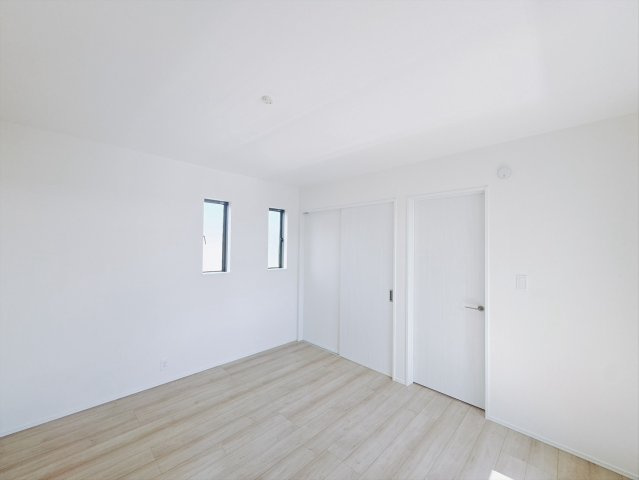 【新築戸建】前橋市上新田町680番の洋室|■2階洋室｜子供部屋のメリットは「自立心を養うことができる」「自分で整理整頓できるようになる」そして、お子様が成長した際には「プライバシーを確保できる」といい事だらけ♪