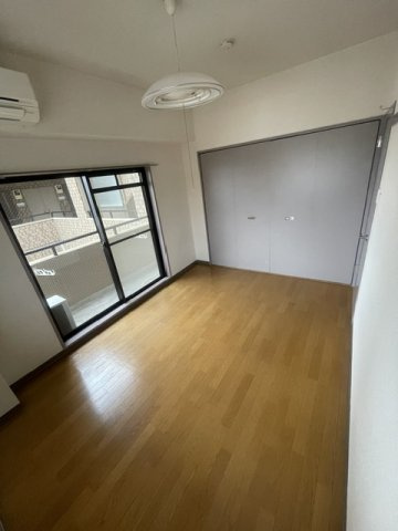 ハトヤマンション　太田町の洋室