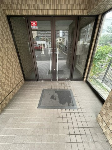 ハトヤマンション　太田町の玄関