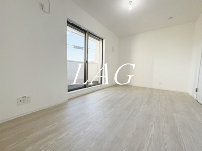 【居間・リビング】 | ジーメゾン大宮フォルティス | 洋室のお部屋です。（同一仕様です）