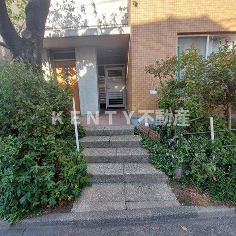 【エントランス】 | 桜ガーデン | 建物の内部です