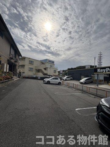 SUNNY GABLESの駐車場