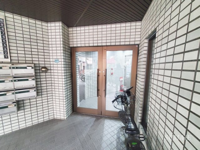 第二小高ビルのエントランス|エントランスです☆