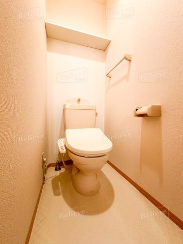 プルメリアのトイレ|物置き付きのトイレです★
