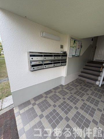 新多聞第三住宅二一一号棟のエントランス