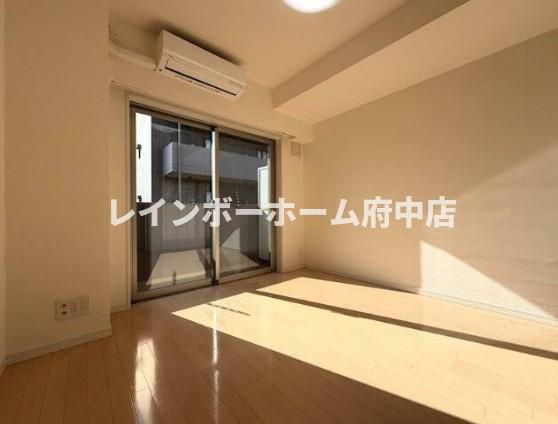 ヴィータローザ東府中の居間・リビング