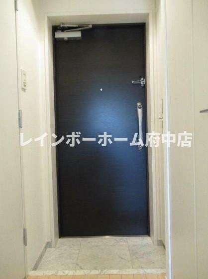 ヴィータローザ東府中の玄関