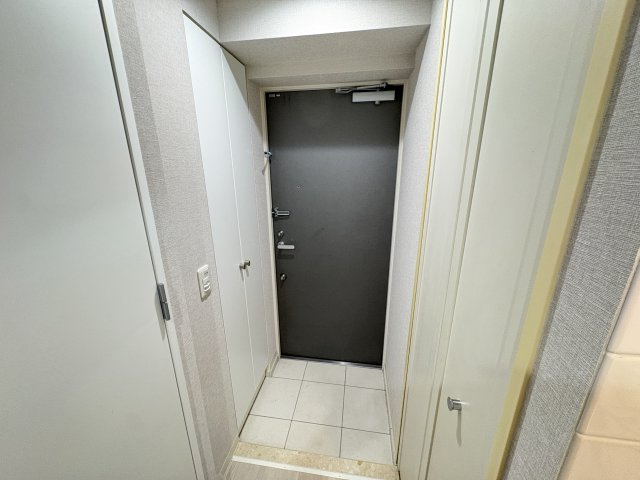 フロンティアテラス行徳の玄関