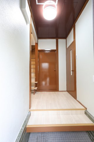 【玄関】 | 富田林市甲田２丁目貸家