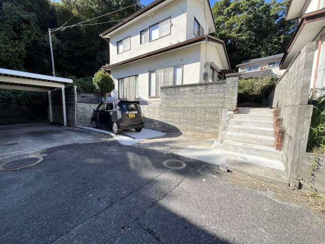 南部町東町S貸家の駐車場
