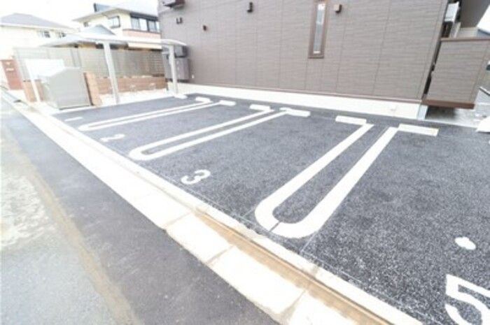 ウインドウ　ウィンドの駐車場