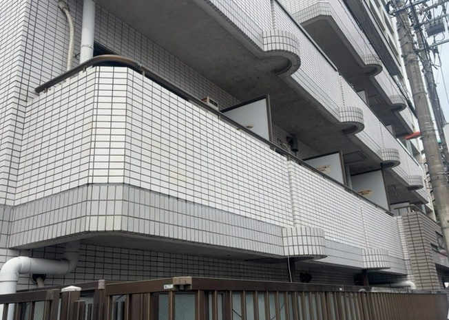 【駐輪場】 | ワコーレ町田 | マンションの駐輪場は、事前に空きがあるか確認を取ると安心です。せっかく入居したのに駐輪スペースがない！なんてことになったら大変ですよね。そこで、内見時や購入前にはまず事前に確認しておくと良いでしょう。