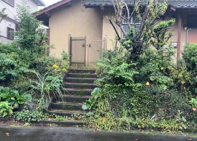 【外観】 | 太井売地 | 土地を買う際、住む地域の自治体や福祉の補助制度にも注目してみましょう。子供や老人の医療補助やゴミ出しのルールなど、自治体によってルールに大きな違いがあるため、暮らしやすい土地で判断するとよいでしょう。