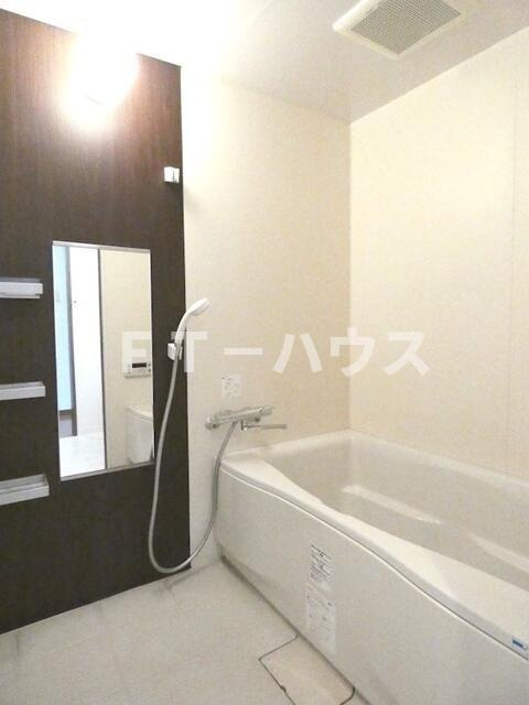 グランデージ八千代中央の浴室