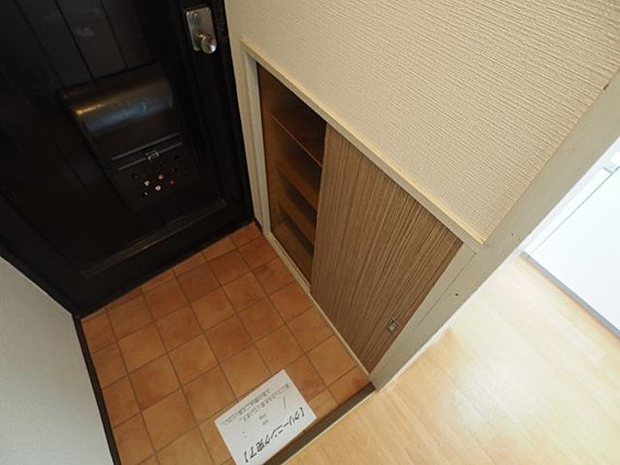 サムティ青木の玄関