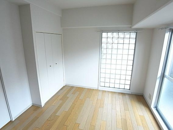 神戸市東灘区甲南町５丁目の賃貸マンションの居間・リビング