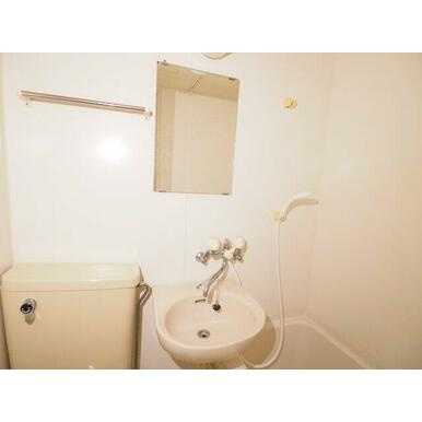 神戸市中央区中山手通４丁目の賃貸マンションの洗面所
