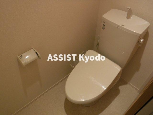 クレールのトイレ|※同間取りタイプの別号室の参考写真です