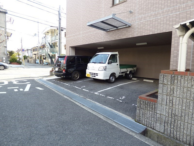 【駐車場】