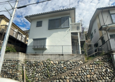 【外観】 | 玉川学園売地 | 土地購入を検討されている場合、境界杭がない状態で購入してしまうと境界確定測量をする必要があり、費用がかかります。購入の前に、売主、隣土地所有者立ち合いのもと境界を確定し境界杭を設置するのがベストです。