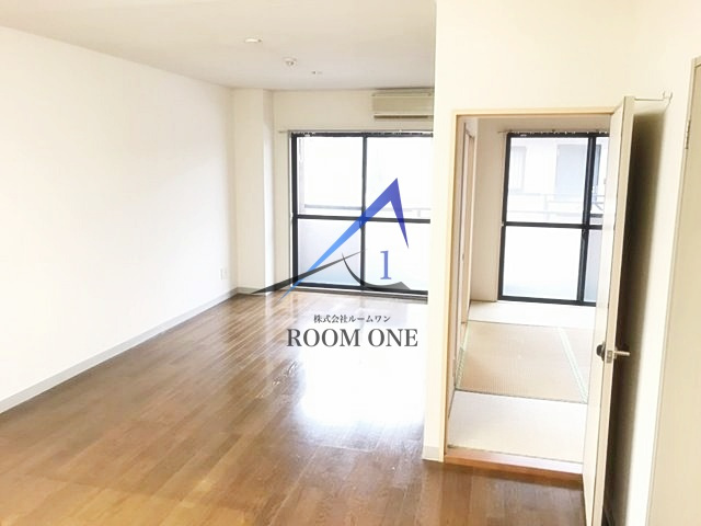 パレスサントピアⅠの居間・リビング|洋室のお部屋です。