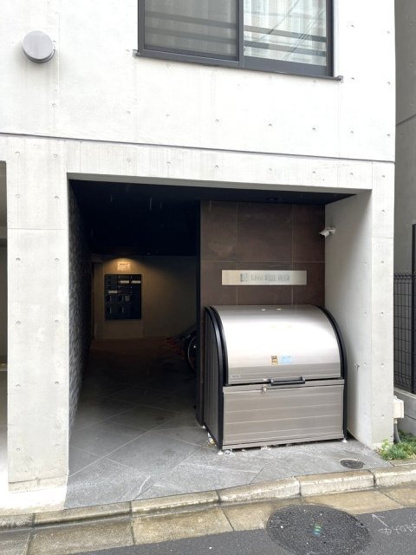【エントランス】 | Ｌｉｖｅ　Ｆｌａｔ蔵前 | 建物の内部です