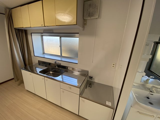 八街市四木　中古戸建のキッチン