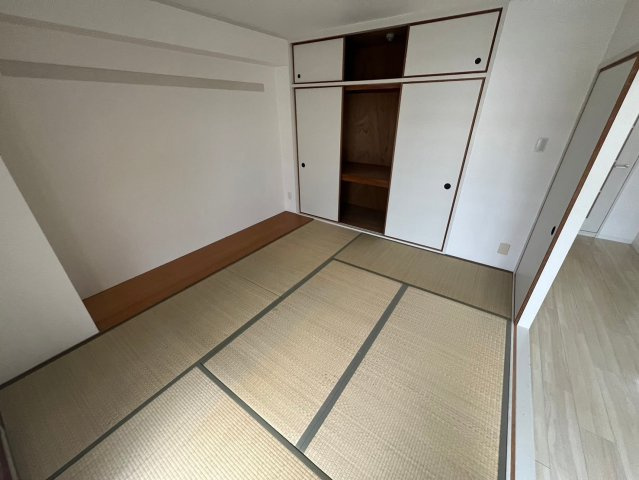 ロフティ少路の和室