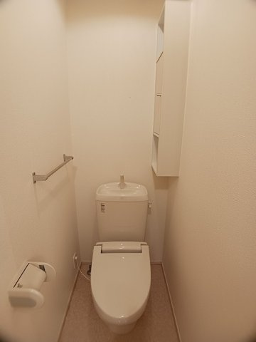 プリムローズⅡのトイレ|ゆったりとした空間のトイレです