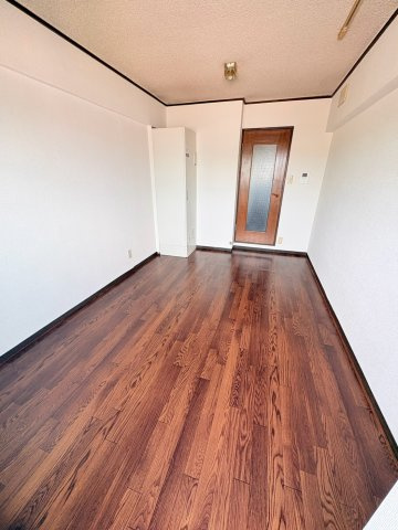 リード岡崎２４８の洋室