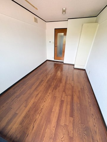 リード岡崎２４８の洋室