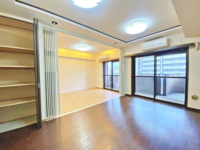 大阪市北区本庄西３丁目の中古マンションの居間・リビング