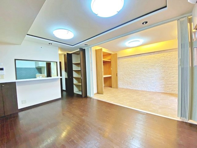 大阪市北区本庄西３丁目の中古マンションの居間・リビング