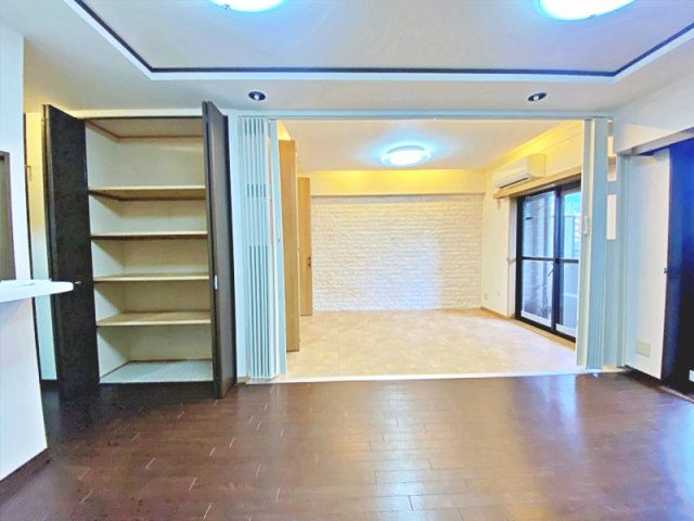 大阪市北区本庄西３丁目の中古マンションの居間・リビング