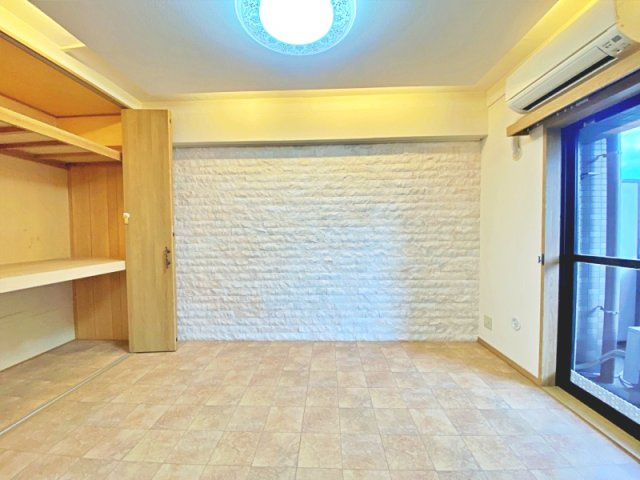 大阪市北区本庄西３丁目の中古マンションの洋室