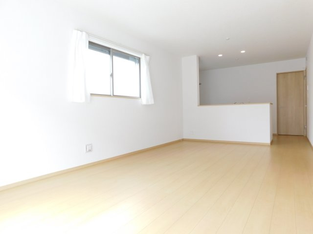 名古屋市名東区猪子石２丁目の新築一戸建の居間・リビング|◇リビング◇　　南面で明るいリビング約１６．３７帖　インテリアが映えるワイドリビング♪