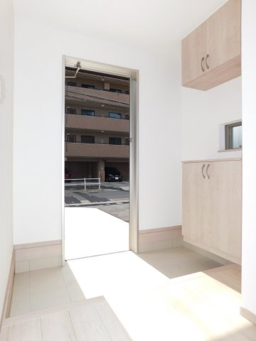名古屋市名東区猪子石２丁目の新築一戸建の玄関|◇玄関収納◇　　家族の履物がしっかり収納できるシューズ収納！　