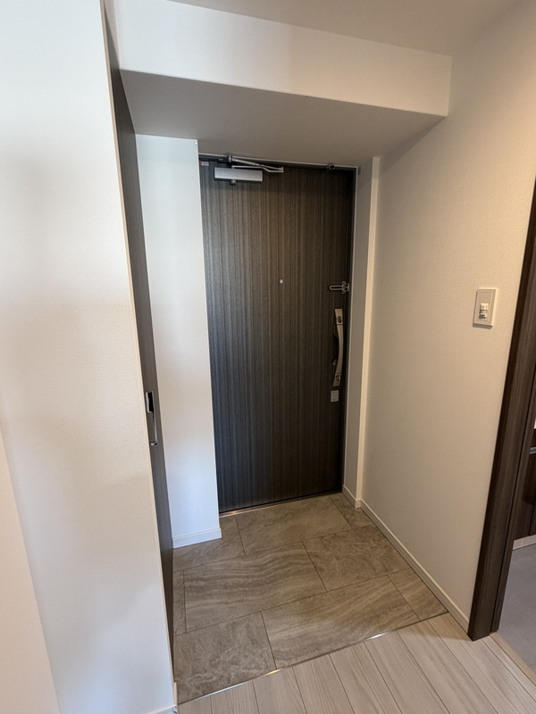 S-RESIDENCE東三国amanteの玄関
