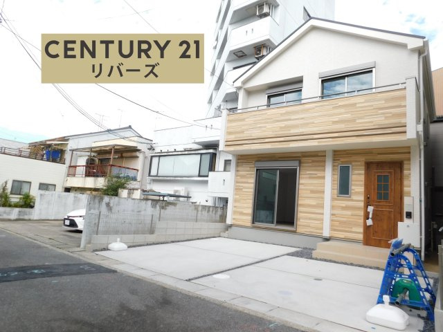 名古屋市名東区新宿２丁目の新築一戸建の外観|☆限定１棟☆　　新価格！！いつでも見学出来ます♪（お問合せ当日、平日、水曜、夜間でもＯＫ）　人気の星丘エリア♪　南面道路！　駐車並列２台ＯＫ！　買い物施設や小学校徒歩１０分圏内♪