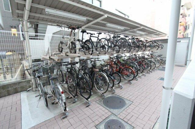 プラウドフラット神楽坂Ⅱの駐車場