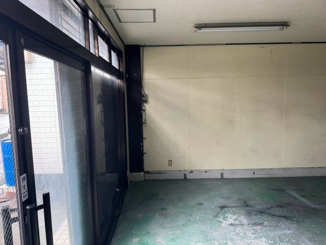 高橋コーポのバルコニー|お洗濯にも便利なバルコニー付き