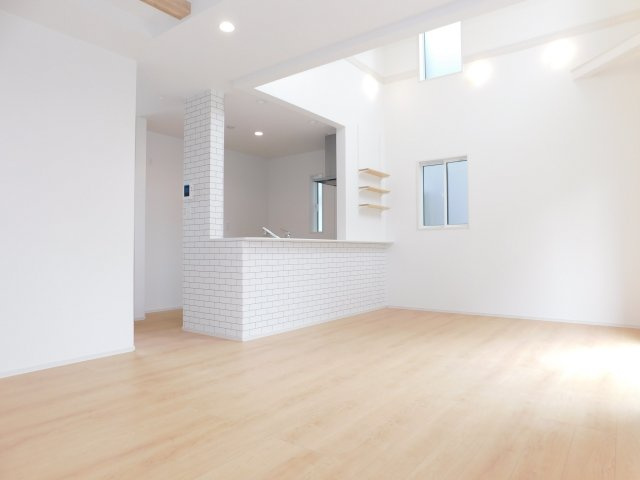 あま市上萱津白髭の新築一戸建の居間・リビング|◇リビング◇　　南面で明るいリビング１７．５帖　上部吹抜の開放感のあるリビング♪